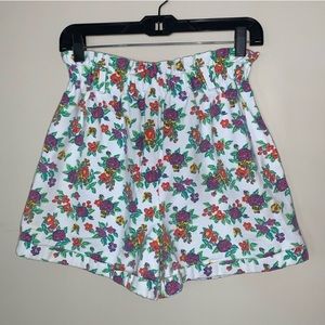 Cute Vintage White Floral High-Waisted Shorts